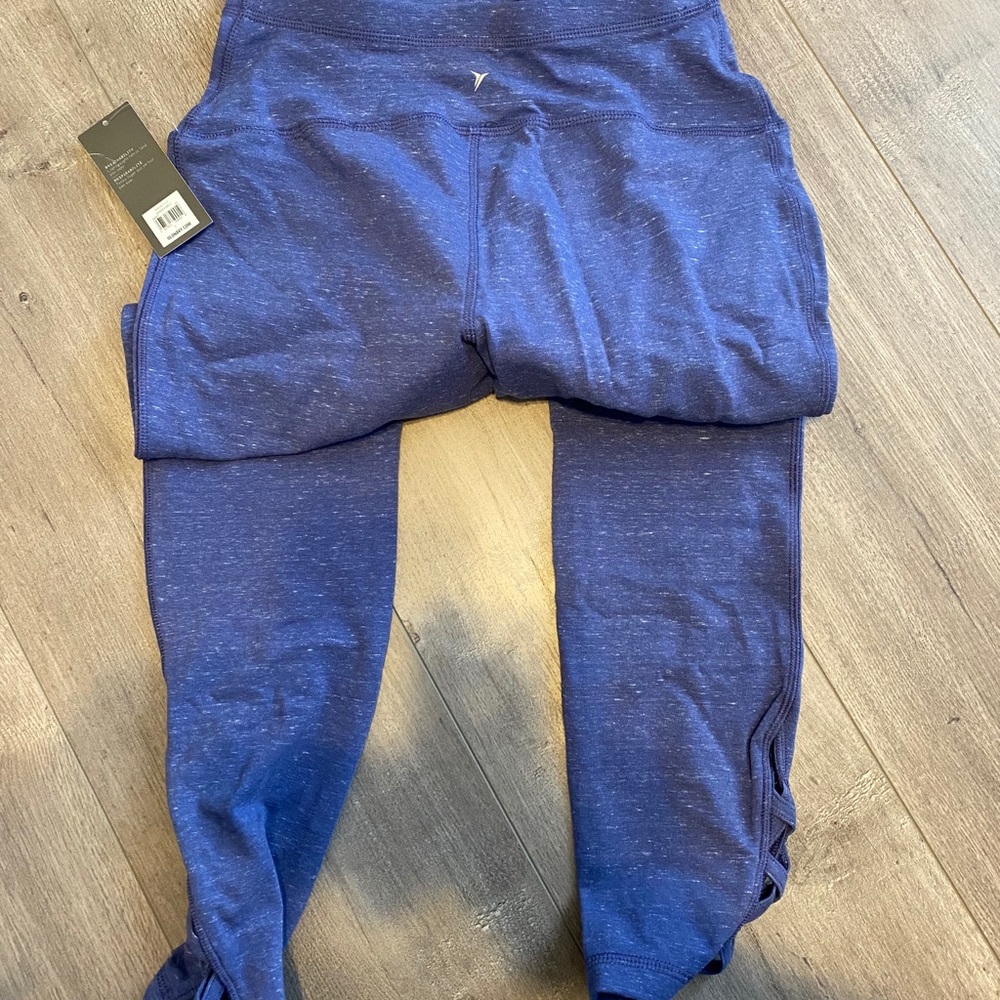 Old Navy Active Maternity crop leggings